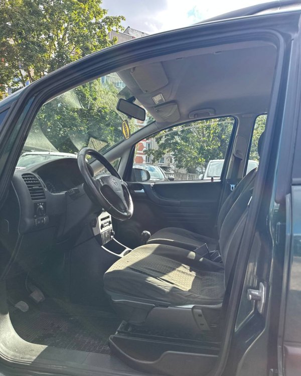 Opel Zafira A - Image 7
