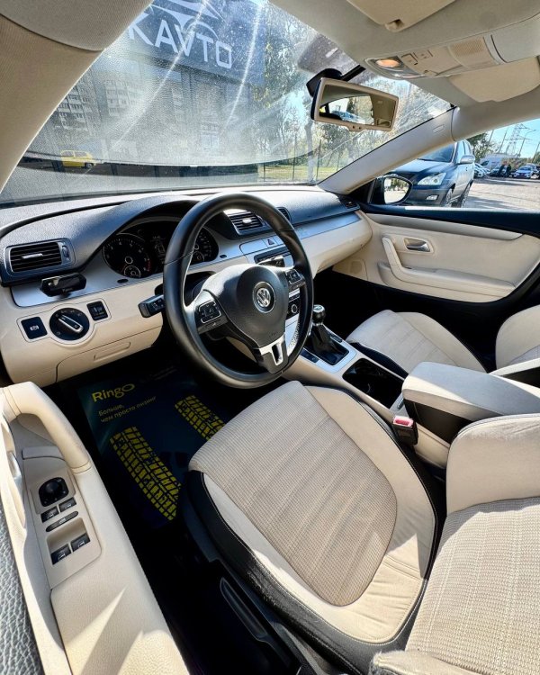 VOLKSWAGEN PASSAT CC - Image 10