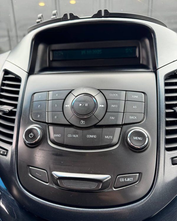 Chevrolet Orlando I - Image 17