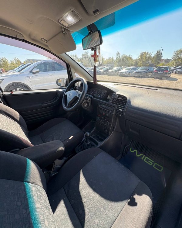 Opel Zafira A - Image 9