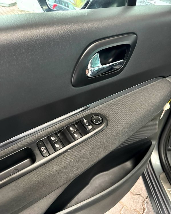 Peugeot 5008 I - Image 9