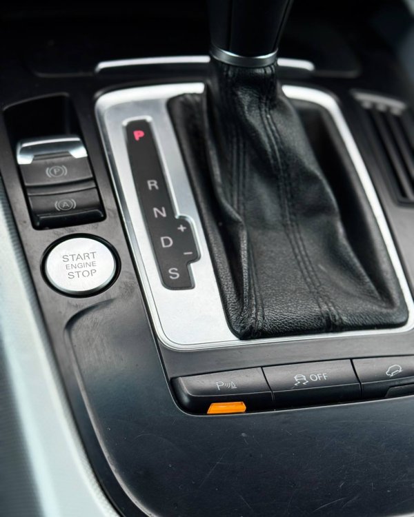 Audi Q5 8R - Image 18