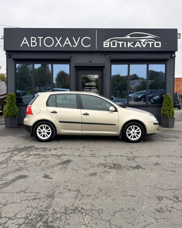 Volkswagen Golf V - Image 8