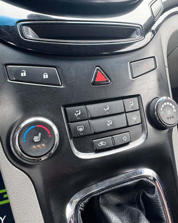 Chevrolet Orlando I - Image 16