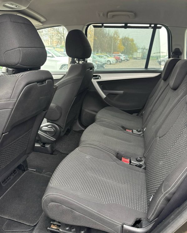 Citroen C4 Grand Picasso - Image 12