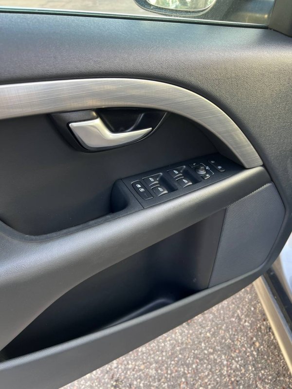 Volvo V70 III - Image 10