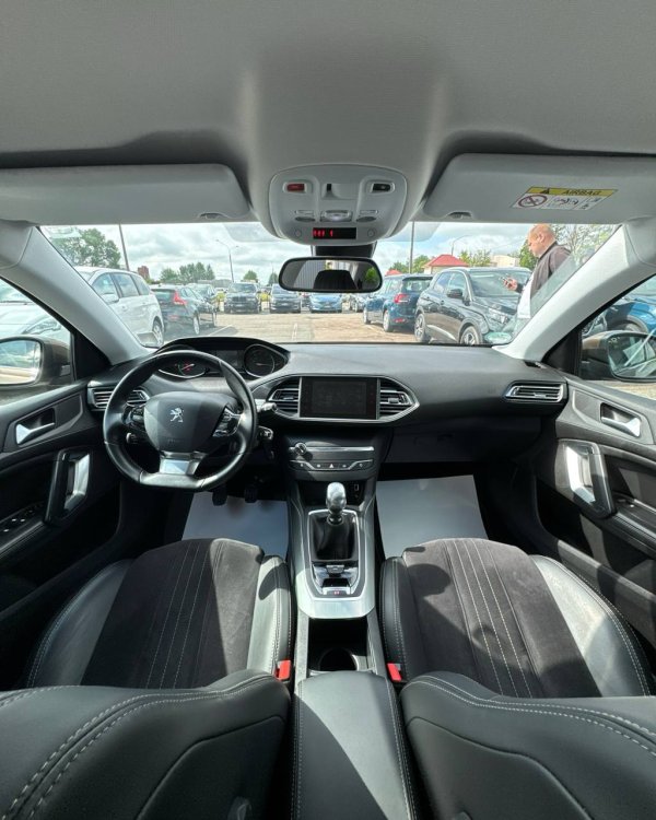 Peugeot 308 T9 - Image 9