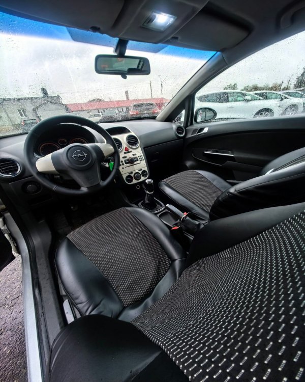 Opel Corsa D - Image 9