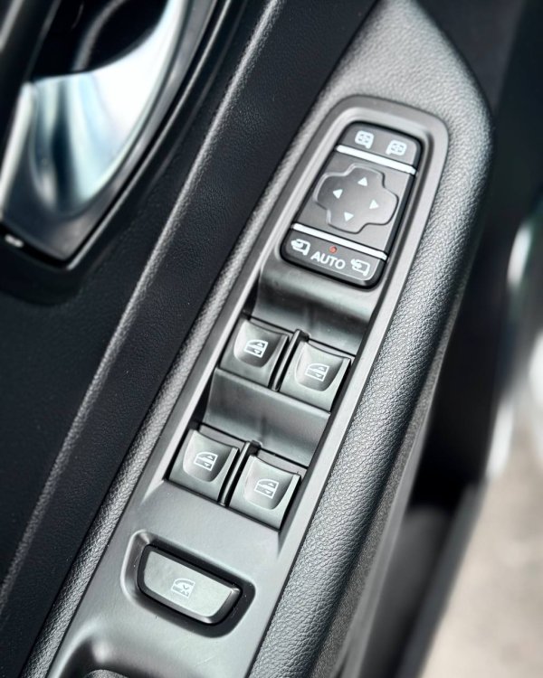 Renault Captur I · Рестайлинг - Image 18