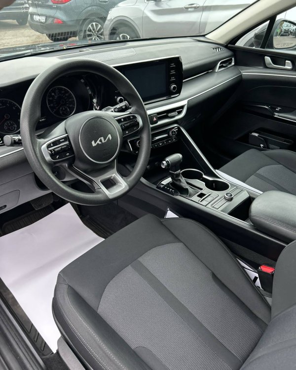 Kia K5 III - Image 10
