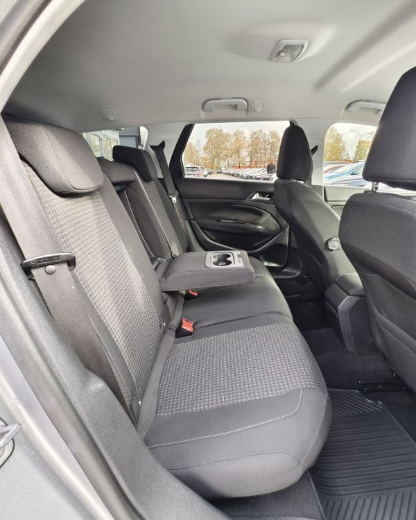 Peugeot 308 T9 · Рестайлинг - Image 13