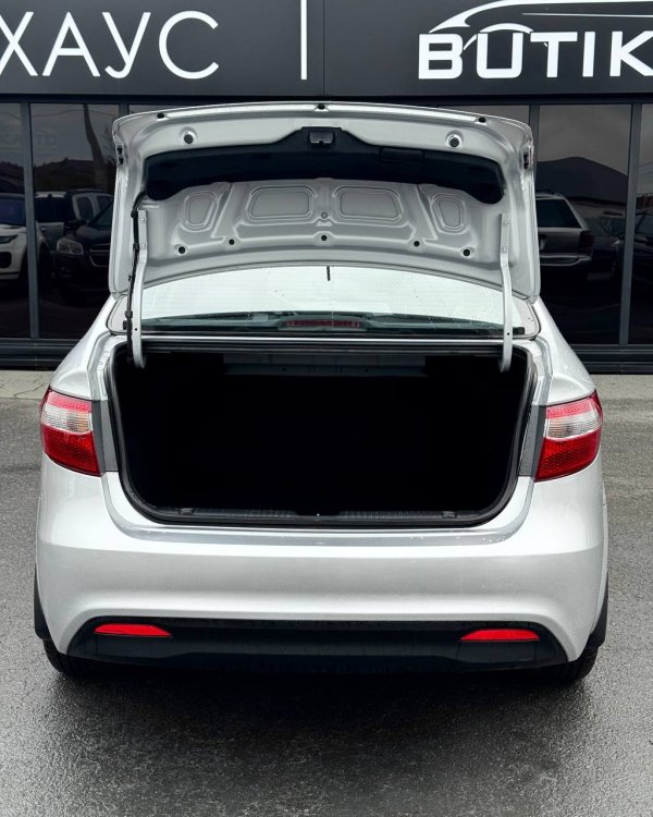 Kia Rio III - Image 14
