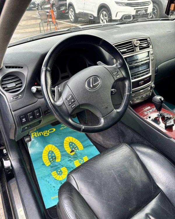 Lexus IS II - Image 11