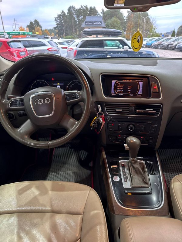 Audi Q5 8R - Image 13