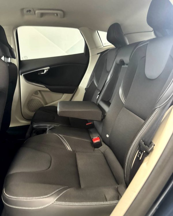 Volvo V40 II - Image 14