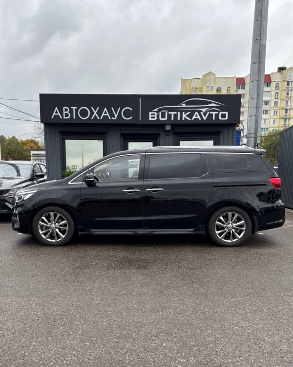 Kia Carnival III - Image 8