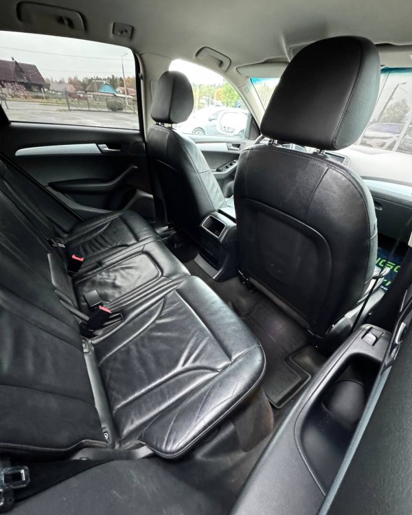 Audi Q5 8R - Image 12