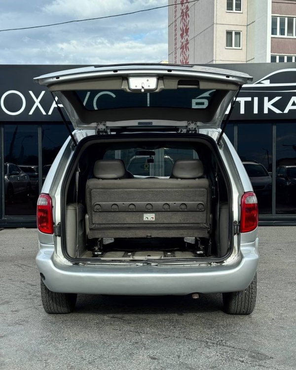 Chrysler Voyager IV - Image 14