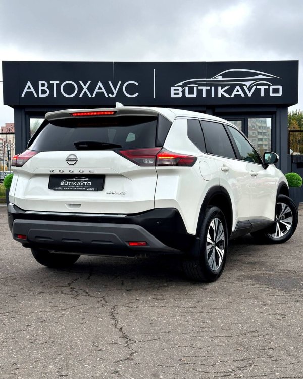 Nissan Rogue III - Image 6