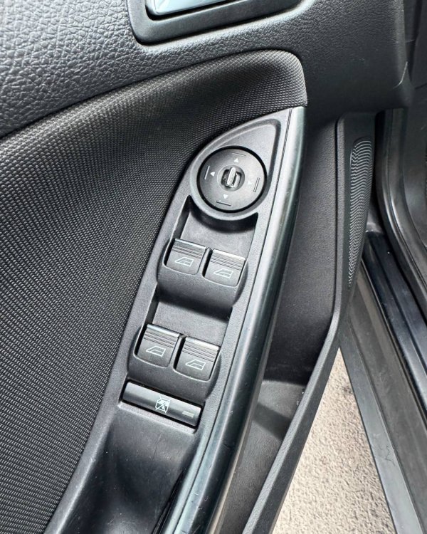 Ford Focus III - Image 16
