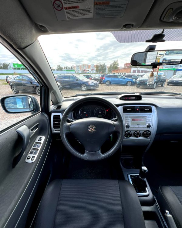 Suzuki Liana I · Рестайлинг - Image 13