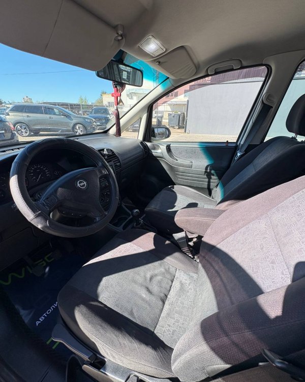 Opel Zafira A - Image 7