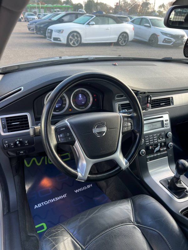 Volvo V70 III - Image 13