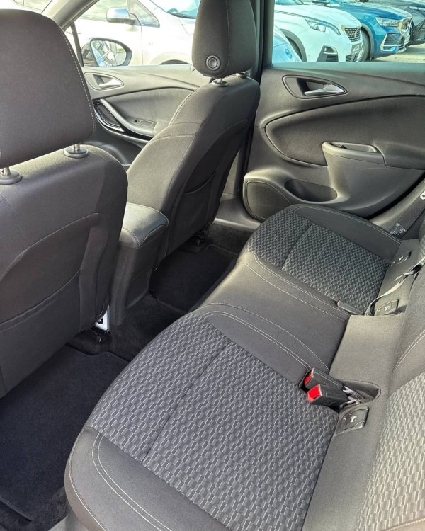 Opel Astra K - Image 11