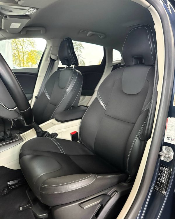 Volvo V40 II - Image 10