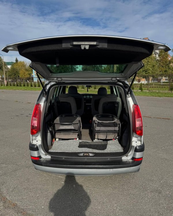 Peugeot 807 I - Image 12