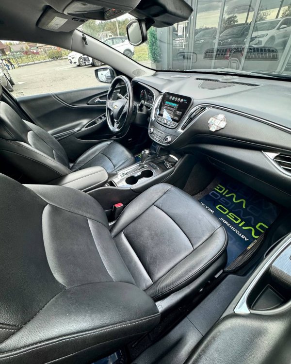 Chevrolet Malibu IX - Image 13