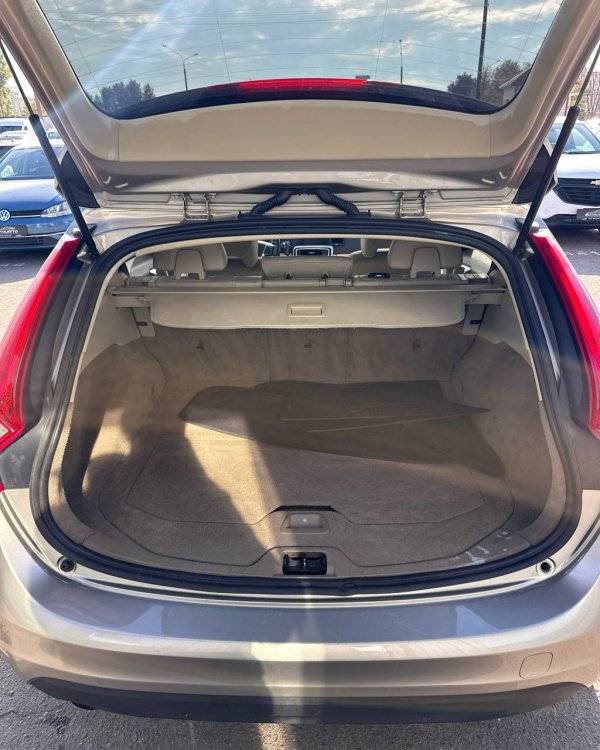 Volvo V60 I - Image 12