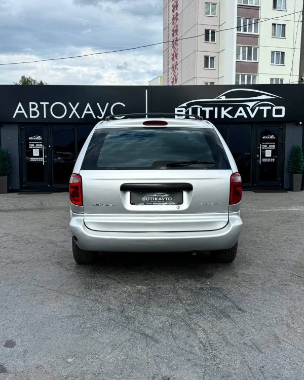 Chrysler Voyager IV - Image 6