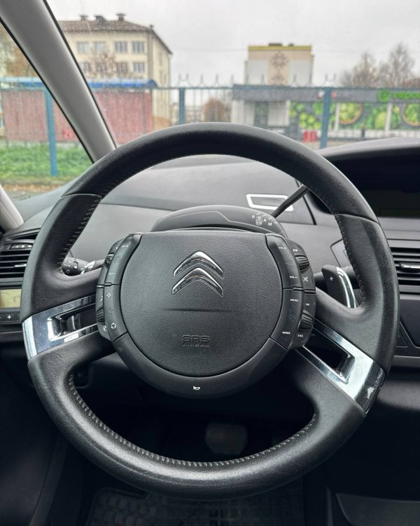 Citroen C4 Grand Picasso - Image 17