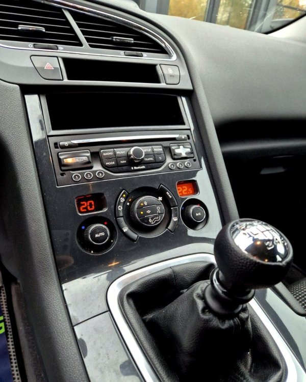 Peugeot 5008 I - Image 16