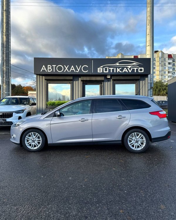 Ford Focus III - Image 8