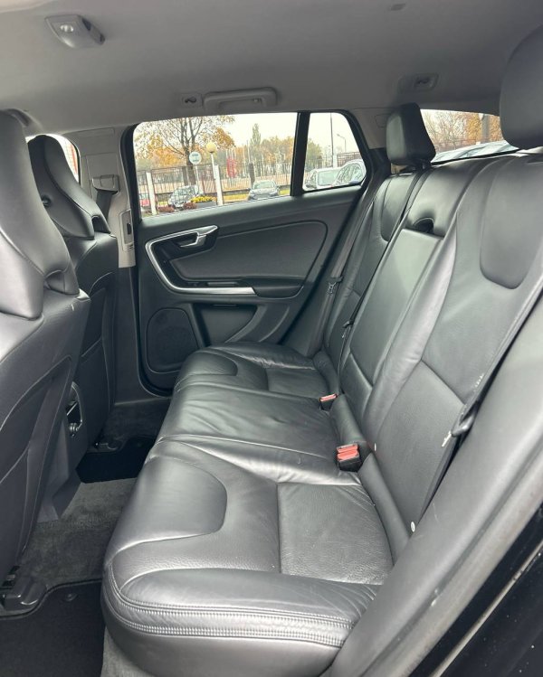 Volvo V60 I · Рестайлинг - Image 11