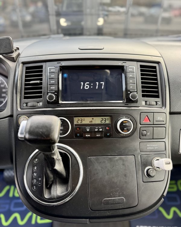 Volkswagen Multivan - Image 20