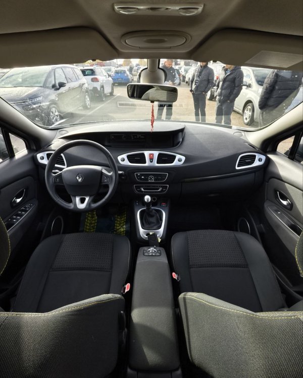Renault Grand Scenic III - Image 9