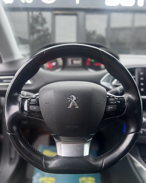 Peugeot 308 T9 - Image 15