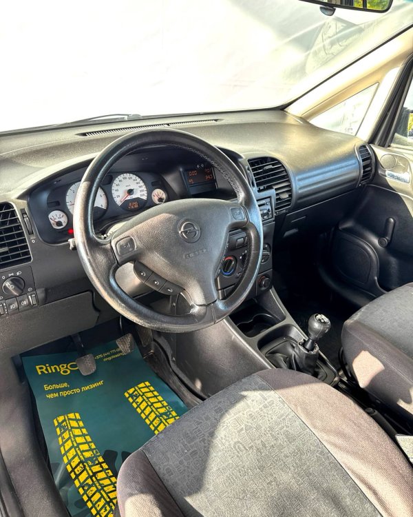 Opel Zafira A - Image 10