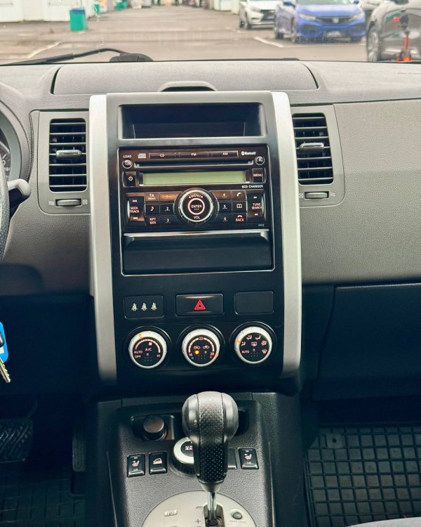 Nissan X-Trail II (T31) - Image 11