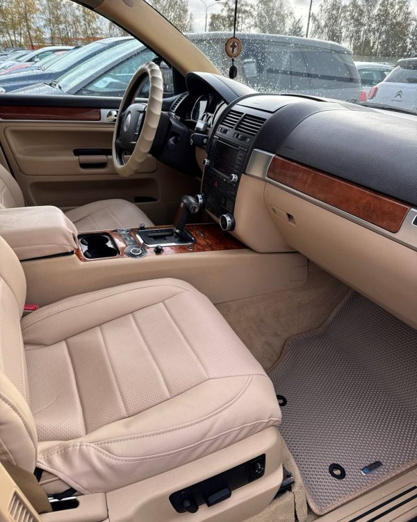 Volkswagen Touareg I - Image 14