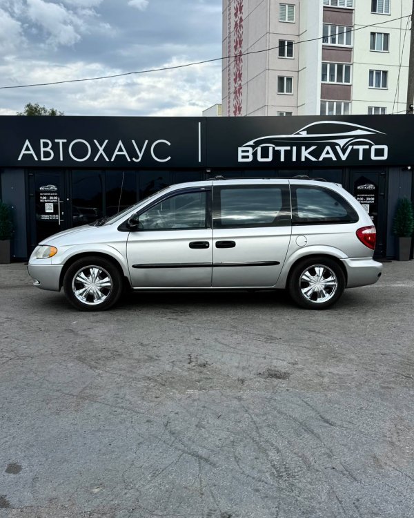 Chrysler Voyager IV - Image 4