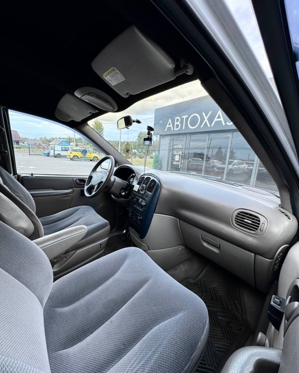 Chrysler Voyager IV - Image 13